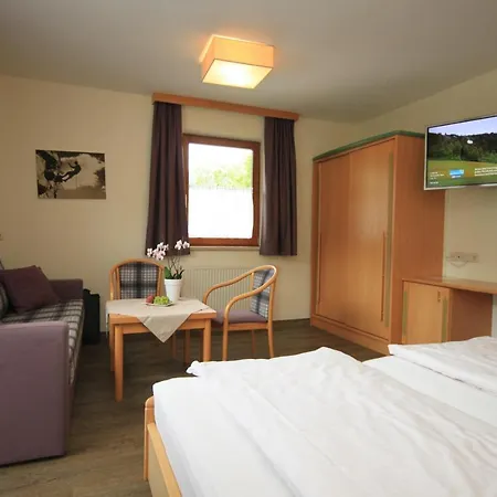 Casa de hóspedes Haus Alexander 4*