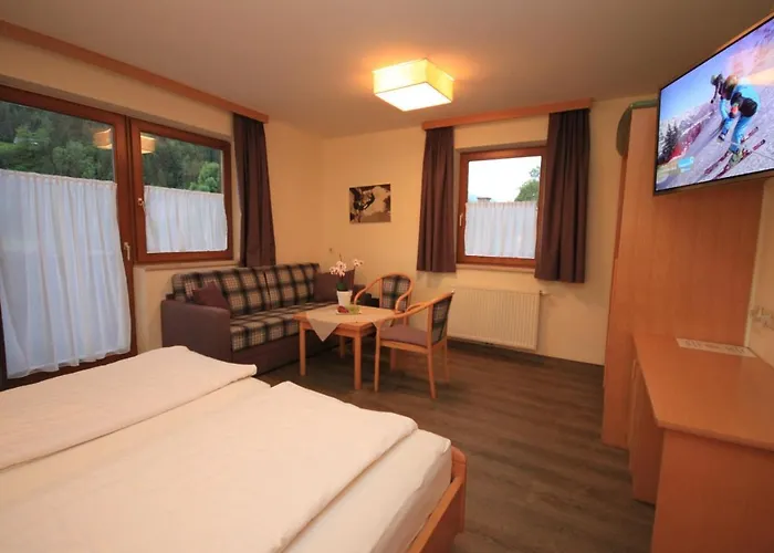 亚历山大豪斯酒店