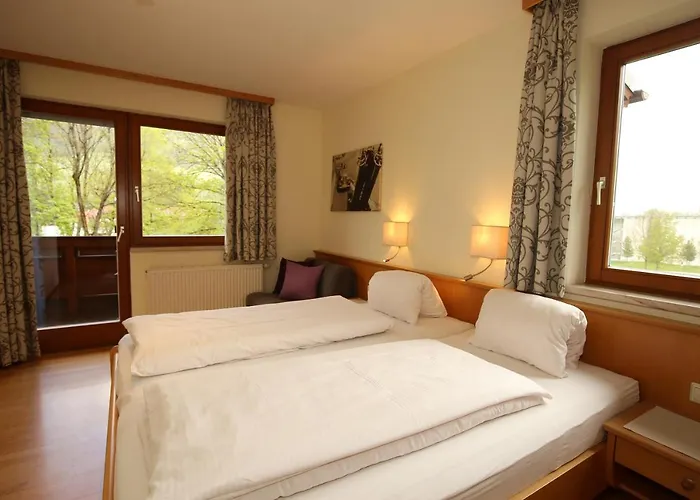 亚历山大豪斯酒店